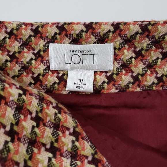 LOFT Textured Tweed Shift Skirt - Picture 6 of 8